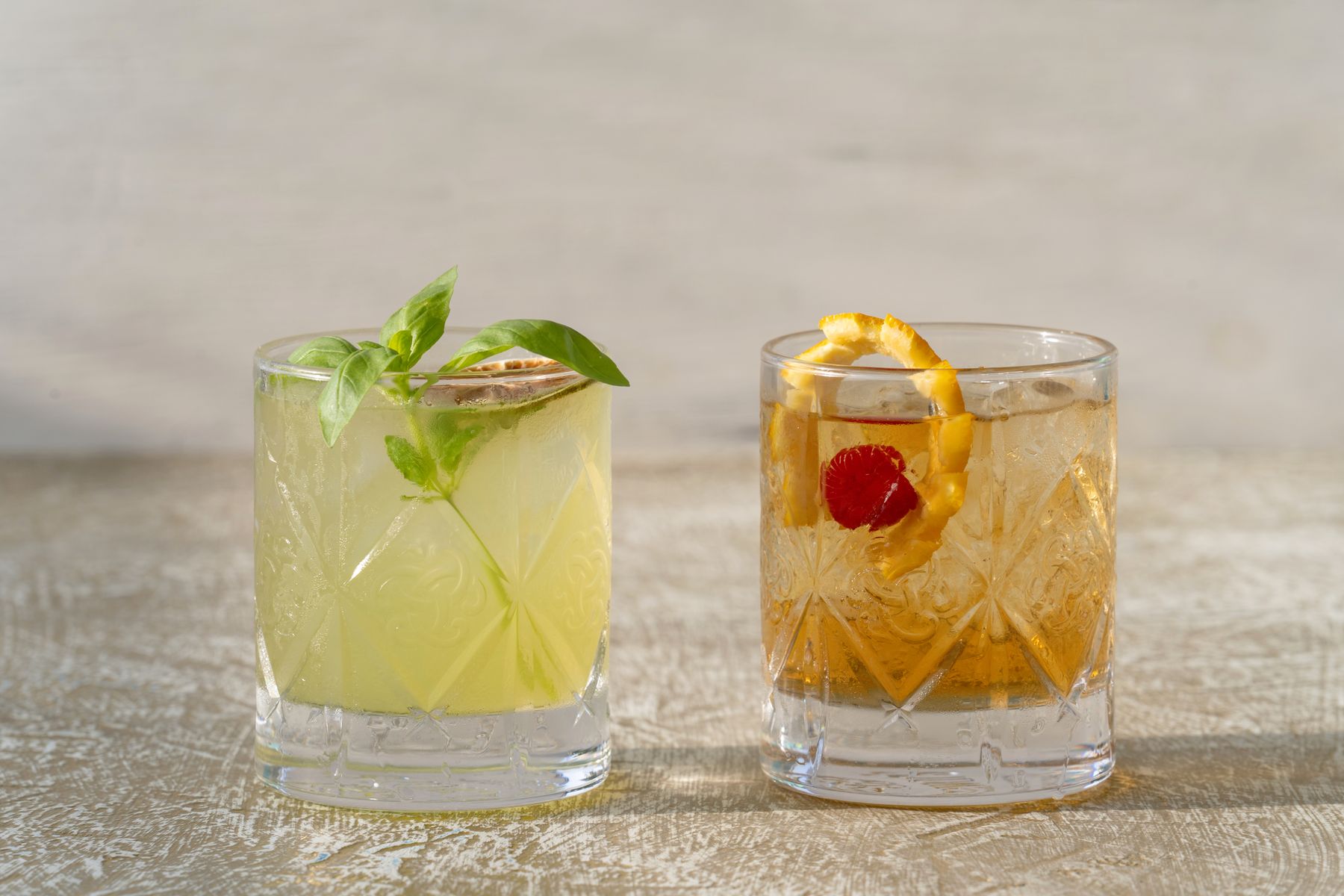 Cocktail servido com uma apresentação cuidada